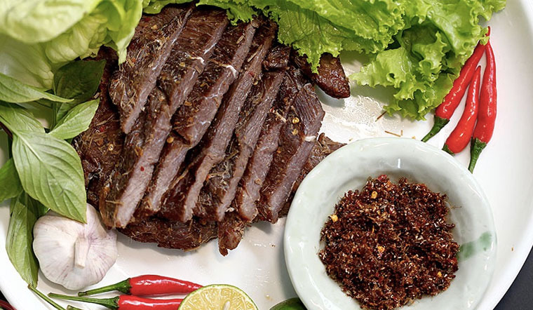 Sun-Dried Beef With Weaver Ant Salt